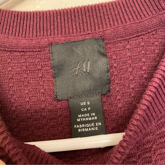 H&M mens crewneck textured, knit burgundy, red sweater-S - Picture 6 of 7